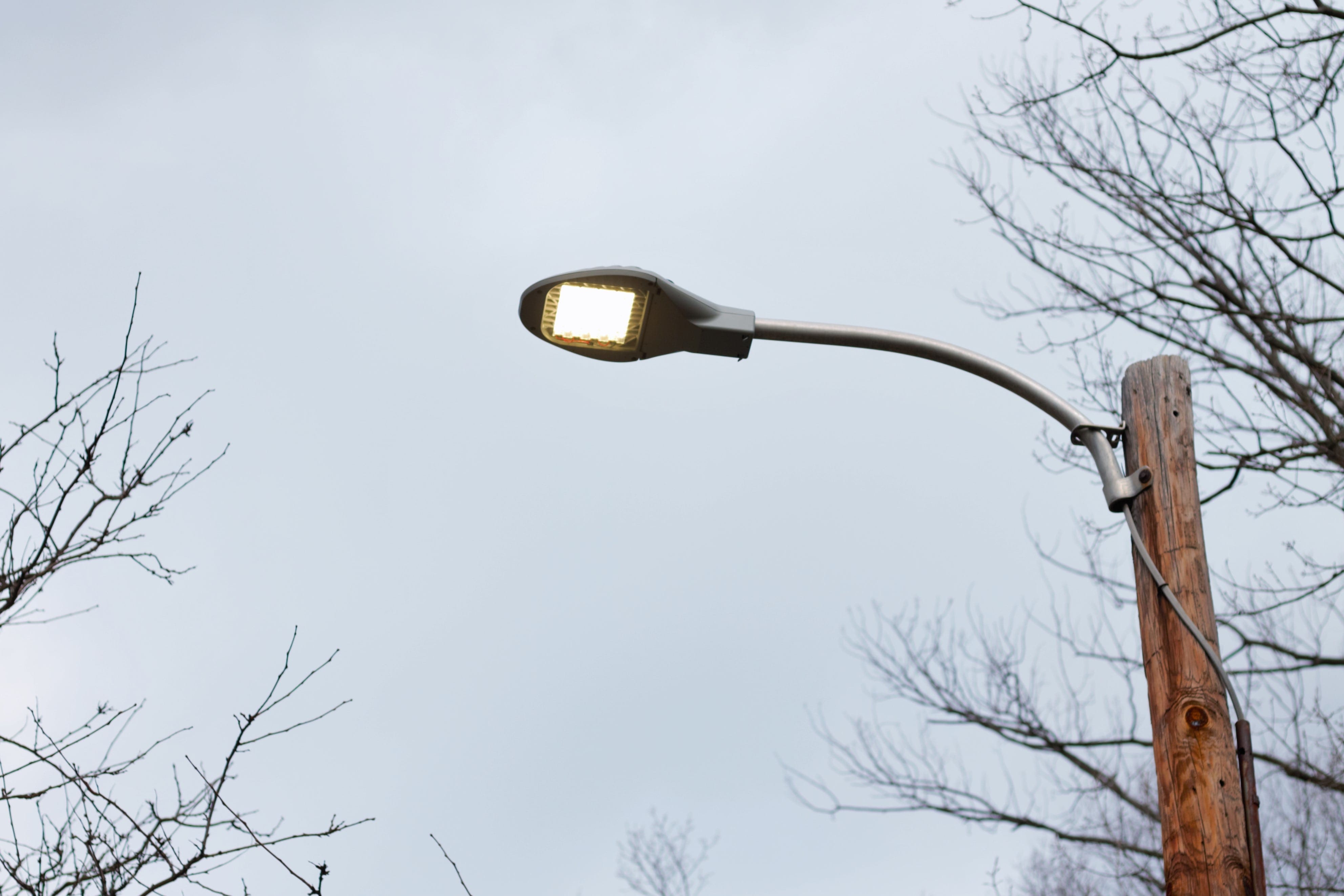 led light fixtures for parking lots