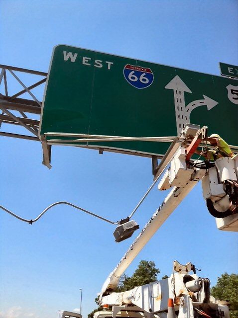 roadway_sign_emergency